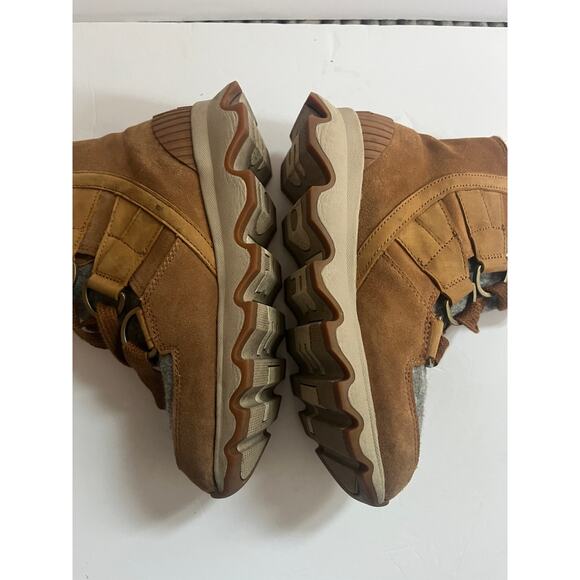 Sorel Kinectic short lace boot size 7.5 - Picture 5 of 9